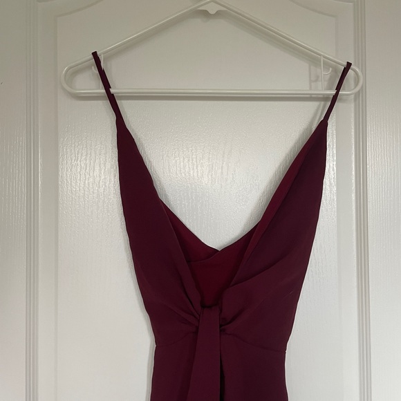 ⚡️ Shop Tobi Floor-Length Plunge Dress - Picture 2 of 4